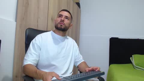 WALTER BROWN  online show from 30, 11, 2025