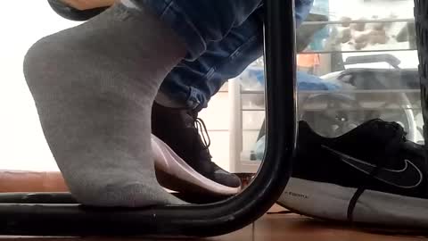 Snapshot of waltherfeet_ chatting on 4, 3, 2025 WaltherFeet online show from 4, 3, 2025