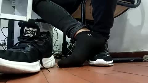 Snapshot of waltherfeet_ chatting on 27, 11, 2025 WaltherFeet online show from 27, 11, 2025