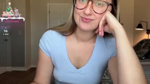 Snapshot of wanderlustjade chatting on 19, 12, 2024 Jade  Adonis online show from 19, 12, 2024