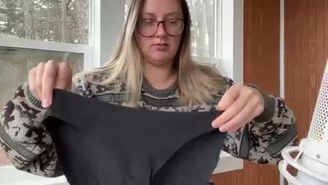 Snapshot of wanderlustjade chatting on 7, 1, 2025 Jade  Adonis online show from 7, 1, 2025