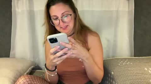 Snapshot of wanderlustjade chatting on 6, 6, 2026 Jade Adonis online show from 6, 6, 2026
