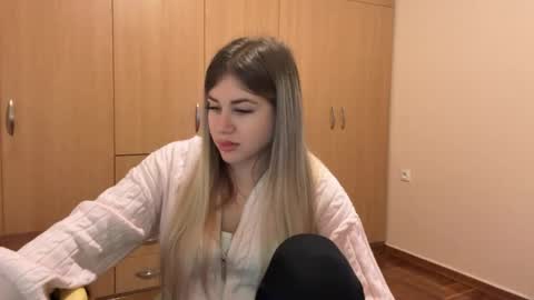 Elena  online show from 28, 3, 2026