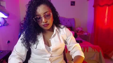 Snapshot of warisgoddes chatting on 31, 12, 2024 EMILY online show from 31, 12, 2024
