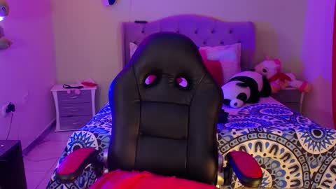 Snapshot of warisgoddes chatting on 7, 1, 2025 EMILY online show from 7, 1, 2025