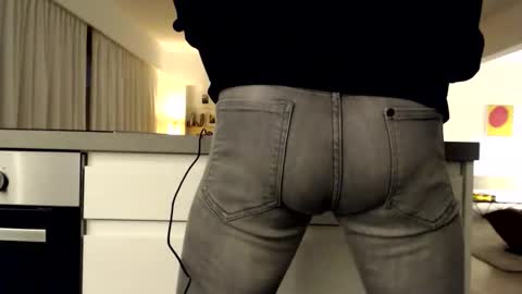 wave3210 online show from 3, 12, 2025