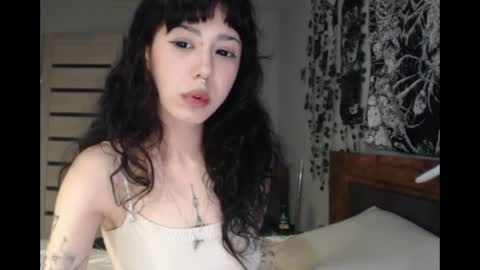 Snapshot of wavy_nights chatting on 4, 7, 2026 Mina online show from 4, 7, 2026