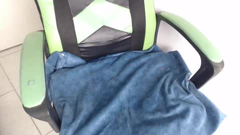 Snapshot of we_n_you chatting on 20, 12, 2025 Trixie 3 online show from 20, 12, 2025