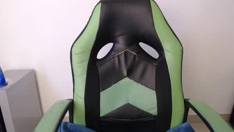 Snapshot of we_n_you chatting on 8, 2, 2026 Trixie 3 online show from 8, 2, 2026