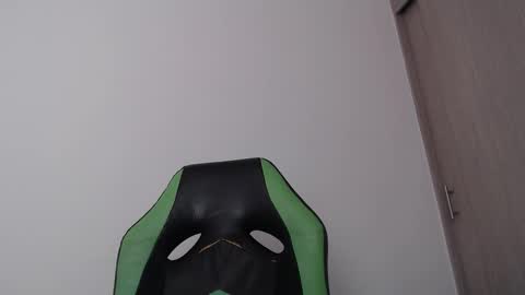 Snapshot of we_n_you chatting on 4, 3, 2026 Trixie 3 online show from 4, 3, 2026