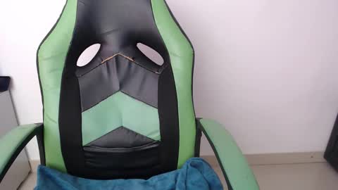 Snapshot of we_n_you chatting on 29, 3, 2026 Trixie 3 online show from 29, 3, 2026