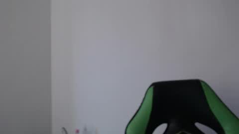 Snapshot of we_n_you chatting on 7, 4, 2026 Trixie 3 online show from 7, 4, 2026