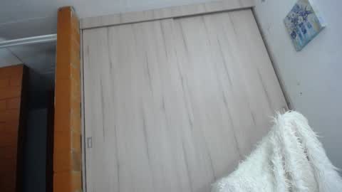 we_we77 online show from 4, 2, 2025