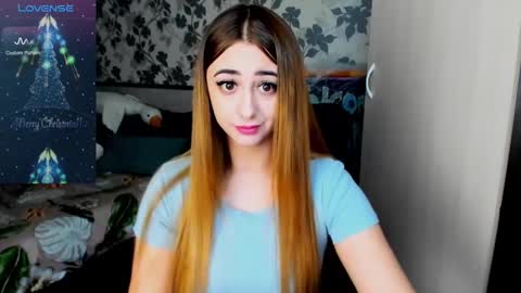 Snapshot of weakness4u chatting on 5, 3, 2025 Maya online show from 5, 3, 2025