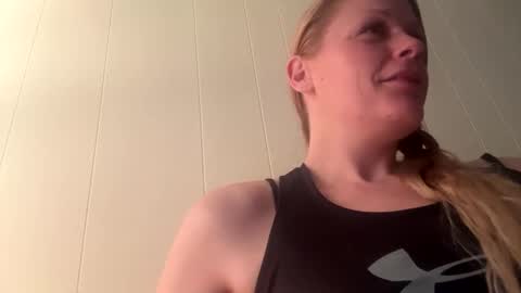Snapshot of webcumcouple chatting on 28, 5, 2026 HayleyJay online show from 28, 5, 2026