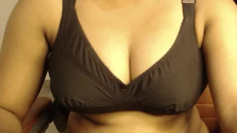 Snapshot of webshowxxx chatting on 27, 4, 2026 mina online show from 27, 4, 2026