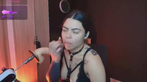 Snapshot of wednesdayfriday chatting on 12, 11, 2025 Wednesday Please help me to reach 111 thumbs up online show from 12, 11, 2025