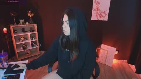 Snapshot of wednesdayfriday chatting on 28, 11, 2025 Wednesday Please help me to reach 111 thumbs up online show from 28, 11, 2025