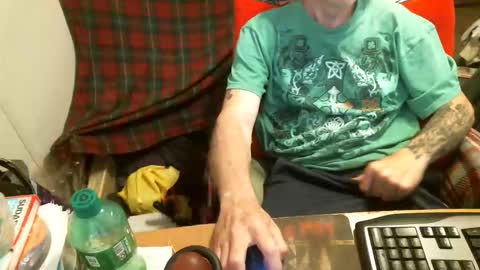 Snapshot of wellhung696969 chatting on 6, 6, 2026 WOMEN MAKE MY COCK THROB online show from 6, 6, 2026