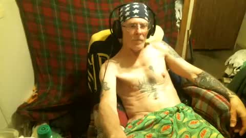 Snapshot of wellhung696969 chatting on 13, 6, 2026 WOMEN MAKE MY COCK THROB online show from 13, 6, 2026