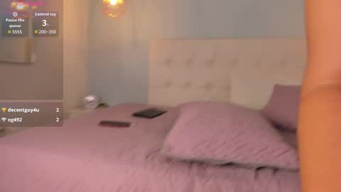 Snapshot of wendolyn_orange69_ chatting on 2, 10, 2025 Wendolyn online show from 2, 10, 2025