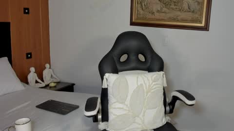 Wendy Marshall  online show from 11, 4, 2026