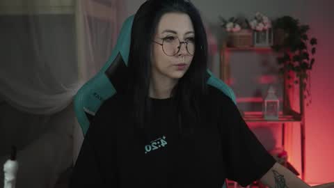 little girl who is always rightLisa online show from 11, 11, 2025