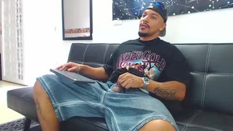 Wesley Rogger online show from 8, 11, 2025