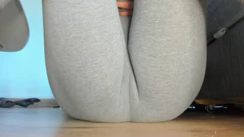 wet_pants2022 online show from 22, 7, 2026