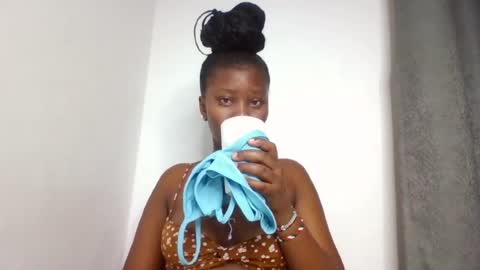 Snapshot of wet_pussieyy chatting on 20, 7, 2026 wet_pussieyy online show from 20, 7, 2026