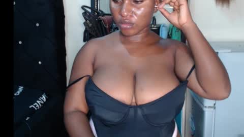 Snapshot of wet_xxpussy55 chatting on 14, 11, 2025 Sonia online show from 14, 11, 2025