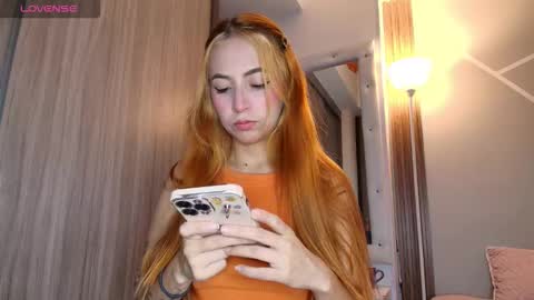 Mia and Dylan online show from 9, 11, 2025