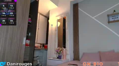 Mia and Dylan online show from 17, 11, 2025