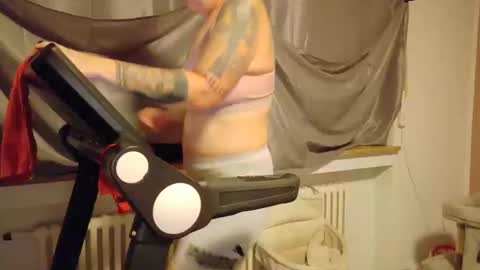 Snapshot of wetgerman2 chatting on 5, 11, 2025 Wetgerman online show from 5, 11, 2025