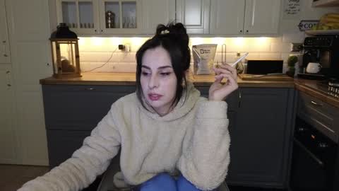 Victoria Maria online show from 11, 1, 2025