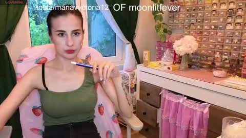 Snapshot of whats_her_name chatting on 4, 6, 2026 Victoria Maria online show from 4, 6, 2026