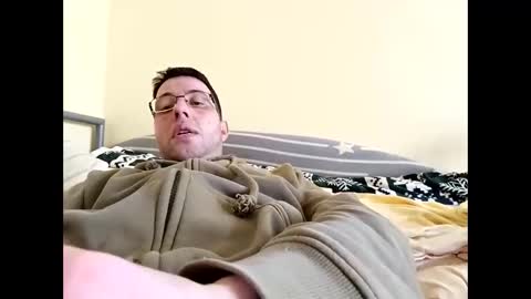 Snapshot of whatwouldyouliketosee chatting on 18, 1, 2025 stoffy online show from 18, 1, 2025