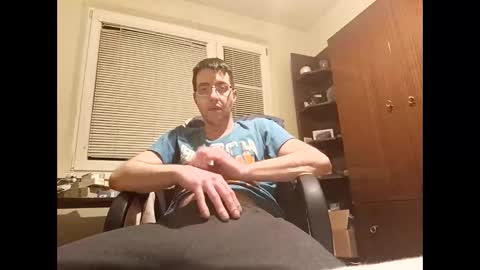 Snapshot of whatwouldyouliketosee chatting on 1, 2, 2025 stoffy online show from 1, 2, 2025