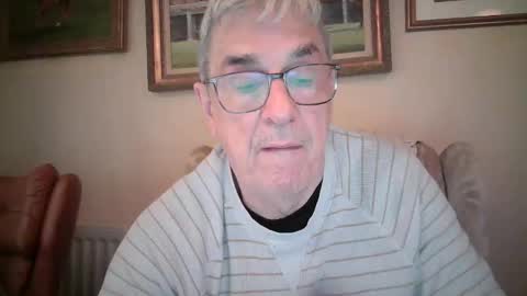 whitebriefs009 online show from 28, 9, 2025