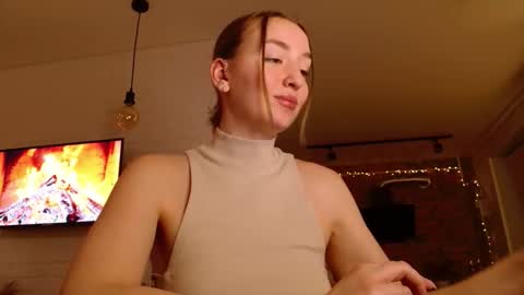 Snapshot of whiteprincessluna chatting on 20, 11, 2025 You wont find me here on Saturdays and Sundays online show from 20, 11, 2025