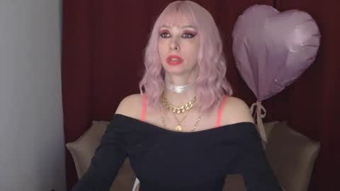 White Queen online show from 18, 2, 2025