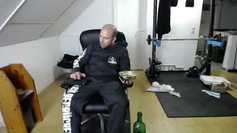 Snapshot of whiterabbit_86 chatting on 14, 12, 2024 whiterabbit_86 online show from 14, 12, 2024