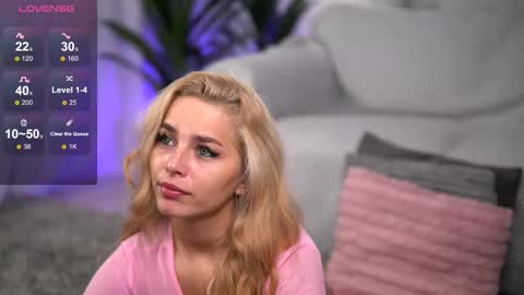 Snapshot of whitneyandrews chatting on 15, 10, 2025 whitneyandrews online show from 15, 10, 2025