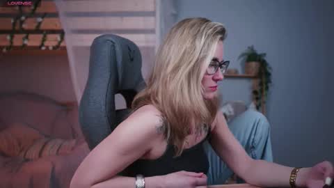 Snapshot of whitneypunnch chatting on 15, 1, 2026 whitneypunnch online show from 15, 1, 2026