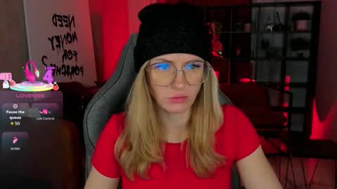 Snapshot of whitneypunnch chatting on 2, 2, 2026 whitneypunnch online show from 2, 2, 2026