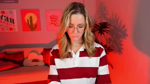 Snapshot of whitneypunnch chatting on 13, 2, 2026 whitneypunnch online show from 13, 2, 2026