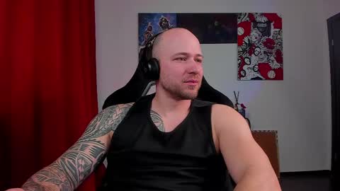 Snapshot of why_you_so_serious chatting on 29, 4, 2026 VI online show from 29, 4, 2026