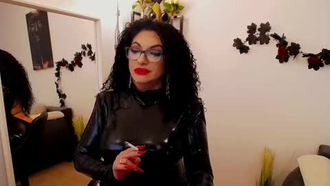 Snapshot of wicked_hilde chatting on 21, 2, 2025 Milf Amy online show from 21, 2, 2025