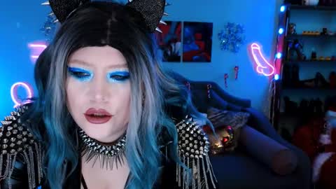 Laura  online show from 28, 12, 2024