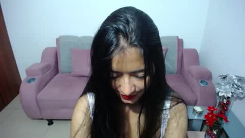 Ilauren online show from 3, 1, 2025